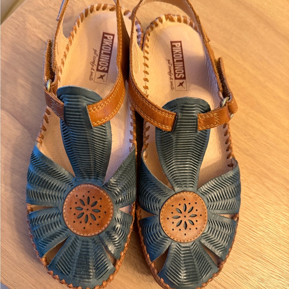 PIKOLINOS Green and Tan Leather Cutout Sandals